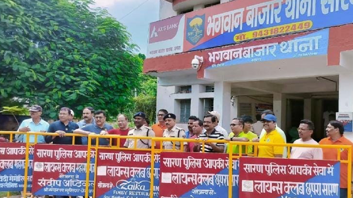 बरौनी रिफाइनरी गेट पर बवाल, ठेका मजदूर की मौत के बाद मुआवजे को लेकर प्रदर्शन, पुलिस ने किया लाठीचार्ज
